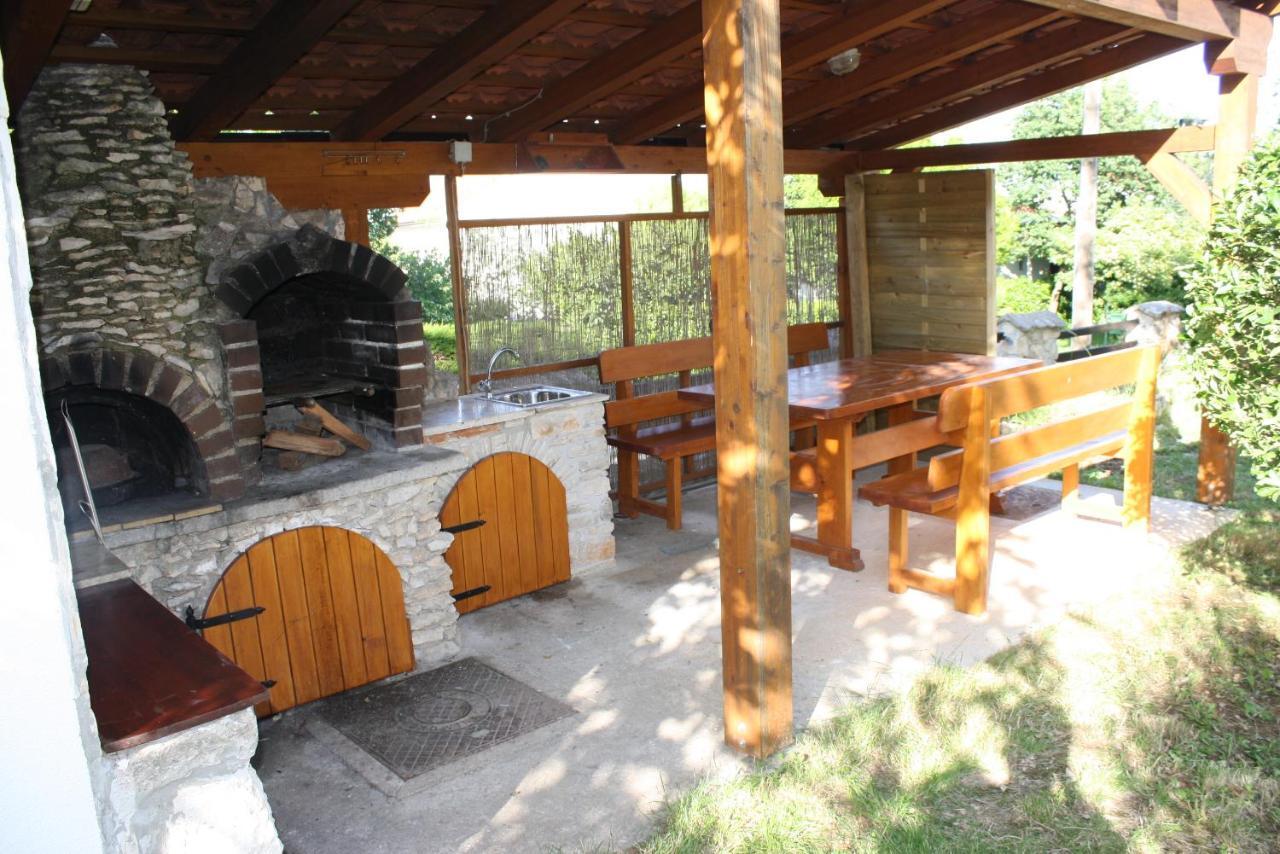 Holiday Home Radmila เปรมันตูรา ภายนอก รูปภาพ