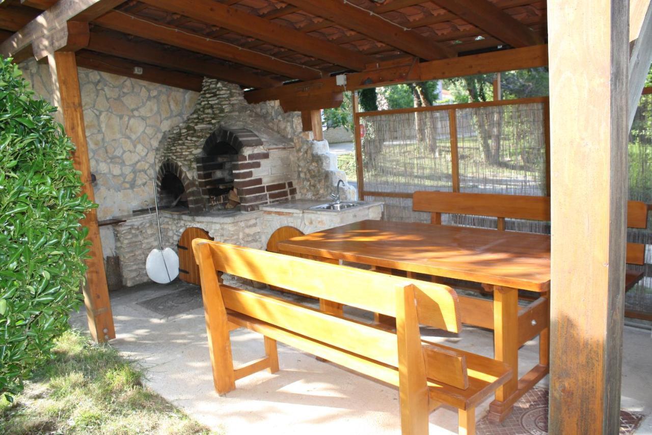 Holiday Home Radmila เปรมันตูรา ภายนอก รูปภาพ