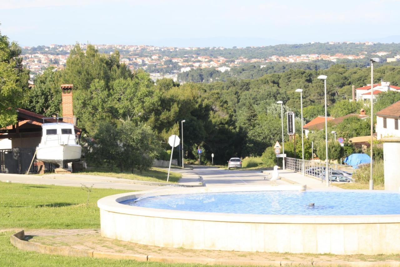 Holiday Home Radmila เปรมันตูรา ภายนอก รูปภาพ